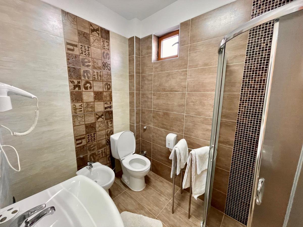 Vila Ada Hotel Tirana Bagian luar foto