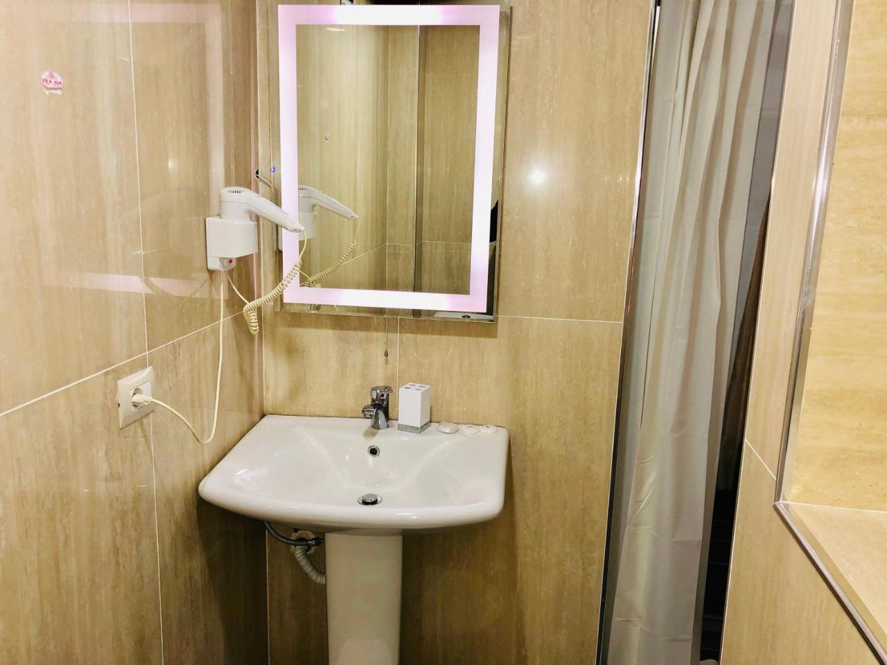 Vila Ada Hotel Tirana Bagian luar foto