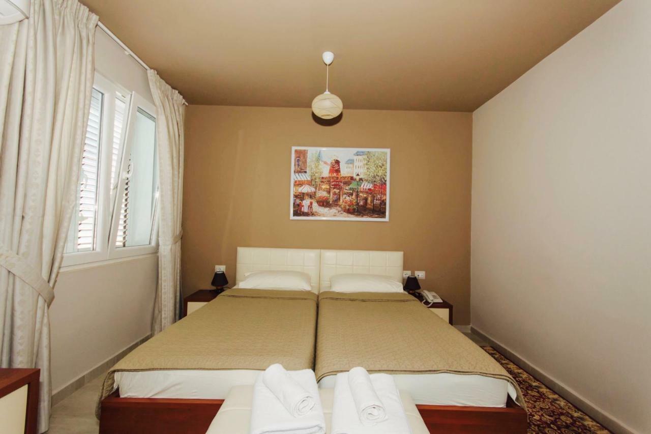Vila Ada Hotel Tirana Bagian luar foto
